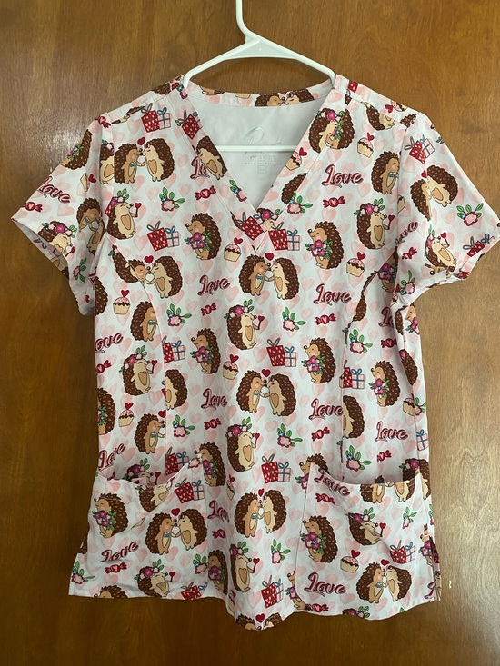 Maevn Tops - S Women scrub top “Prints by Maevn” Pink Hedgehog